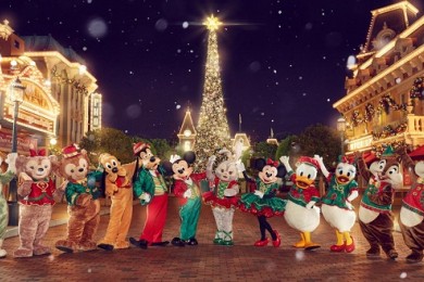 Du lịch Hồng Kông vui chơi tại Disney Land