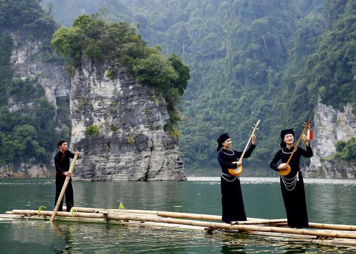 Tour Hà Giang - Lũng Cú - Sông Nho Quế - Bản Giốc - Động Ngườm Ngao - Pác Bó - Ba Bể 5N4Đ