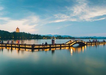 DU LỊCH THƯỢNG HẢI – Ô TRẤN – HÀNG CHÂU – BẮC KINH