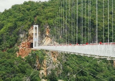 TOUR TẾT 2026 CHƯƠNG TRÌNH DU LỊCH KHÁM PHÁ MỘC CHÂU - CẦU KÍNH BẠCH LONG