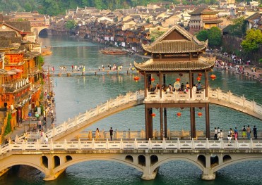 DU LỊCH TRUNG QUỐC 2026 HÀ NỘI – TRƯỜNG SA - PHƯỢNG HOÀNG CỔ TRẤN –  MIÊU TRẠI MẶC NHUNG – TRƯƠNG GIA GIỚI – THẤT TINH SƠN