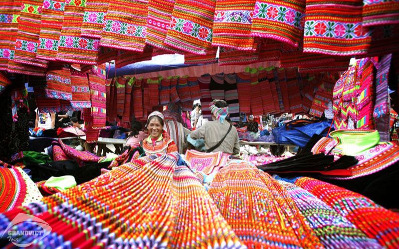 Chợ phiên Cán Cẩu