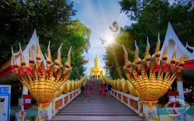 Chùa Khao Phra Yai