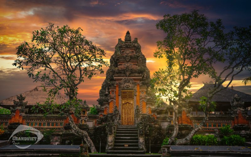 Cung điện Ubud - Bali