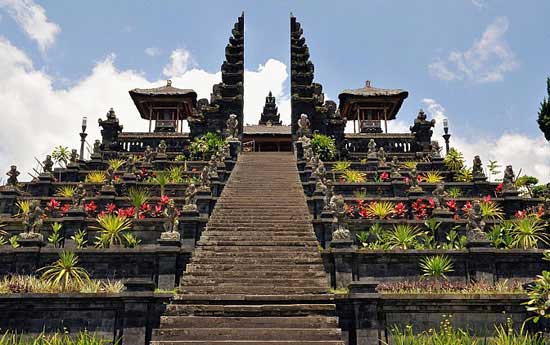 Đền Besakih trên đảo Bali Đền Besakih trên đảo Bali