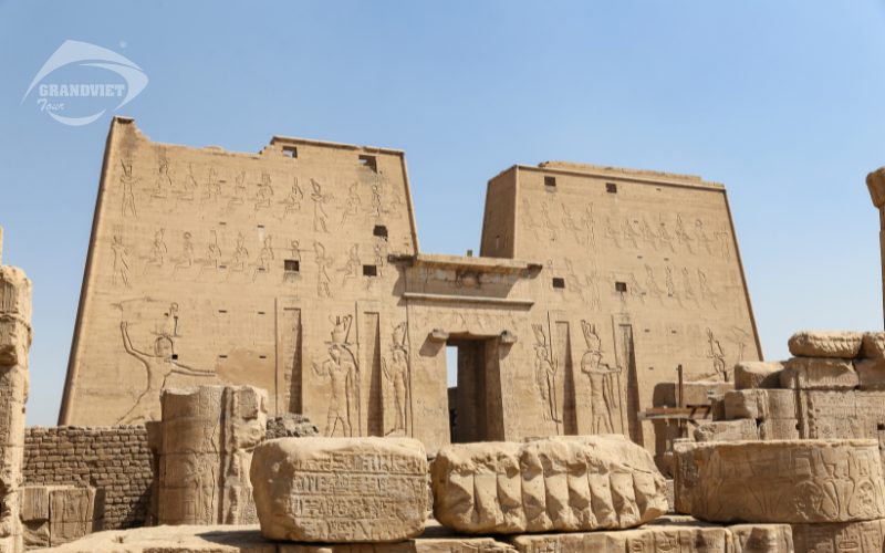Đền thờ Edfu - Tour du lịch Ai Cập