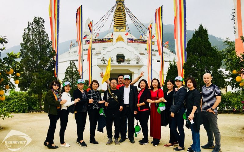 Ảnh đoàn Grand Viet Tour tham quan Tam Đảo