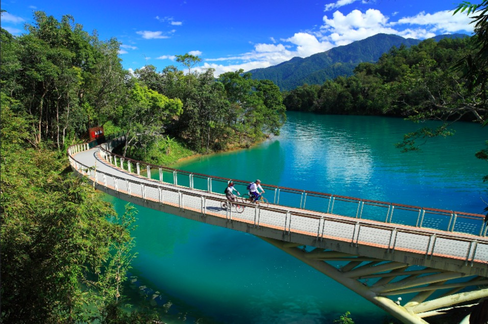 Đạp xe tại Hồ Nhật Nguyệt
