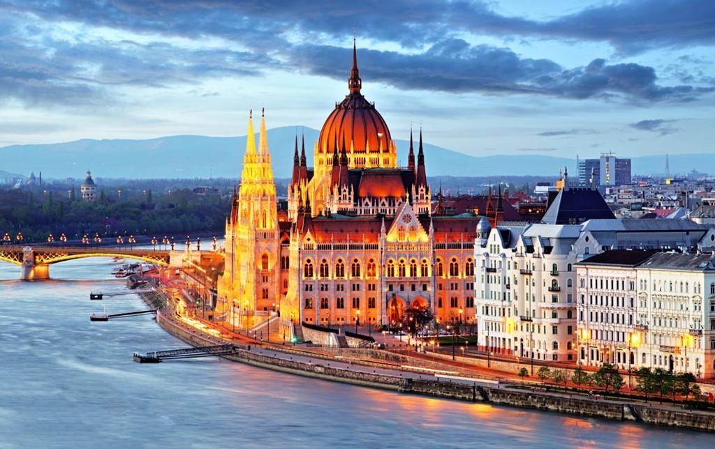 Tour Du Lịch Đức - Séc - Hungary - Slovakia -Áo 10 Ngày 9 Đêm (Bay Qatar Airways)