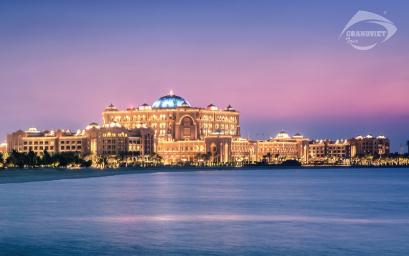 Khách sạn Emirates Palace