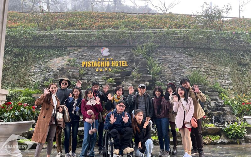 Ảnh đoàn của Grand Viet Tour