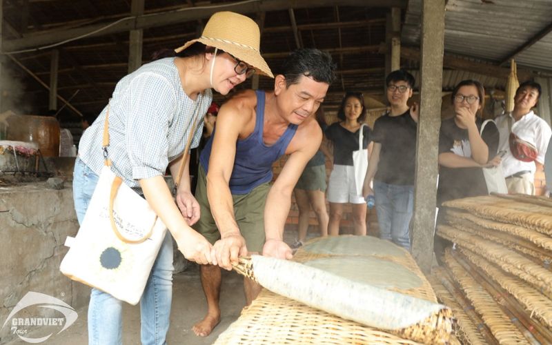 Làng hủ tiếu truyền thống