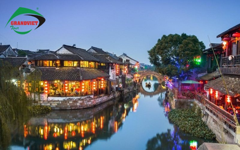 Lệ Giang về đêm