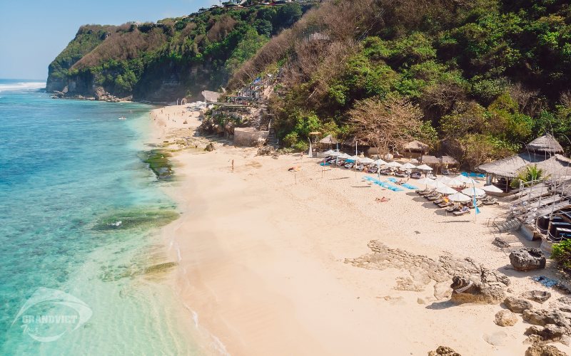 Bãi biển Melasti Beach