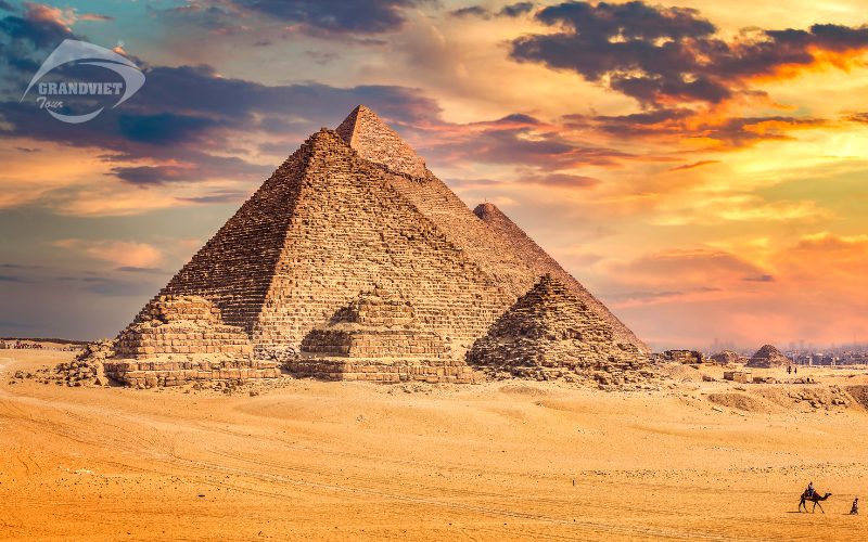 Quần thể kim tự tháp Giza