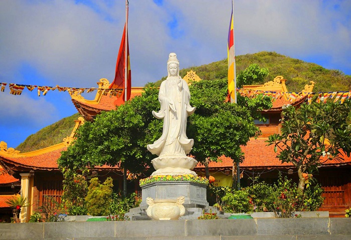 thamquanchuavansontu-ngoichuaduynhatocondao1