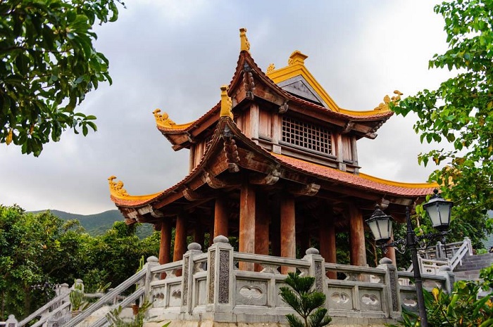 thamquanchuavansontu-ngoichuaduynhatocondao2