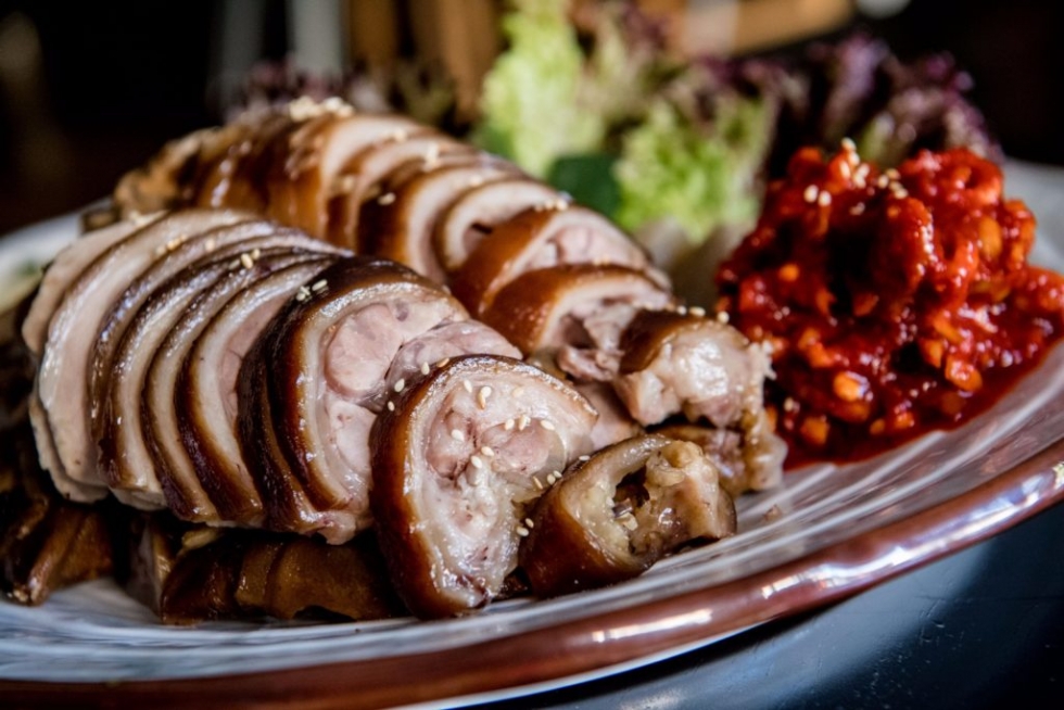 chan-gio-heo-hap Chân giò heo hấp - Naengchae jokbal