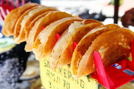 apom-balik-malaysia Bánh Apom Balik giống với bánh Pancake