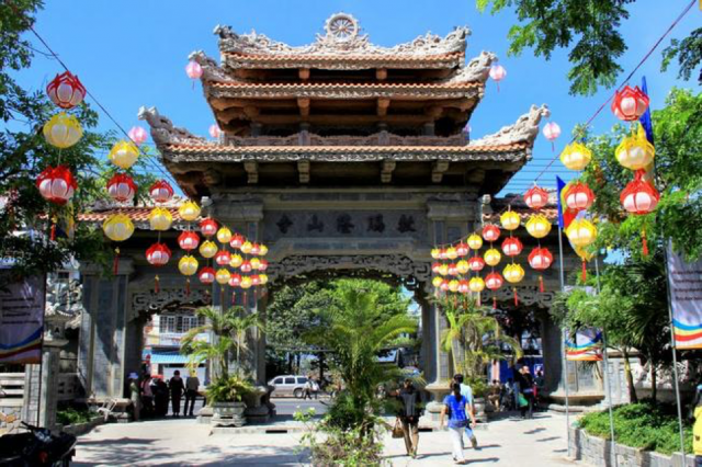 chua-long-son-tu-nha-trang