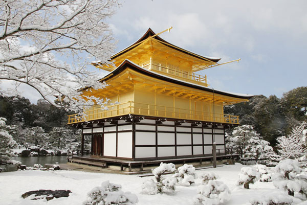 du-lich-nhat-ban-mua-dong-10 Chùa Kinkaku-ji với nền tuyết trắng