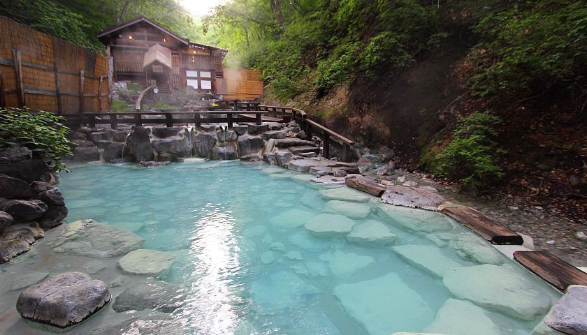 du-lich-nhat-ban-mua-dong-12 Suối nước nóng tại Zao Onsen
