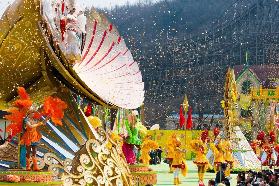 du-lich-han-quoc-mua-he-tham-quan-cong-vien-everland-45 Các chương trình biểu diễn tại khắp các sân khấu trong Everland