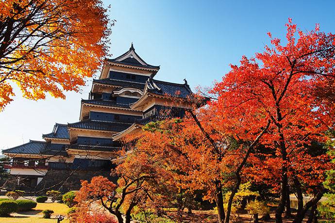 matsumoto Thành Matsumoto được nhuốm sắc thu