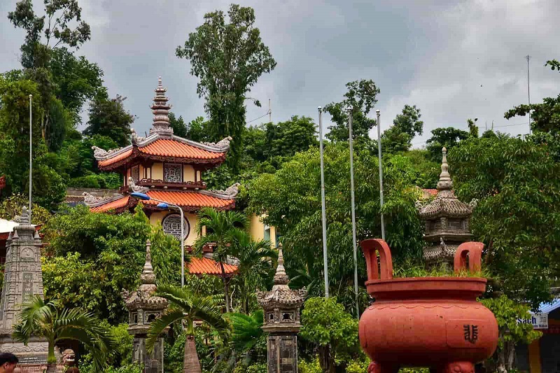 nhungdiadiemdulichtamlinhnhatranghutkhach1-1
