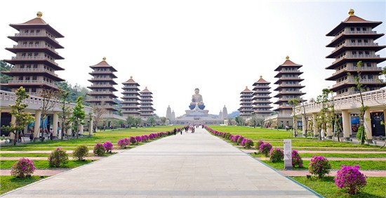 nui-phat-quang-2 Toàn bộ khung cảnh khu du lịch Núi Phật Quang