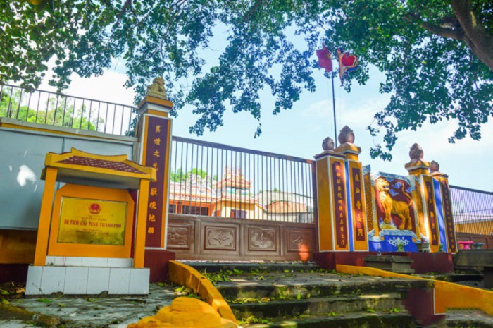 thamquandinhxuanduongtrenlangdisandanang1
