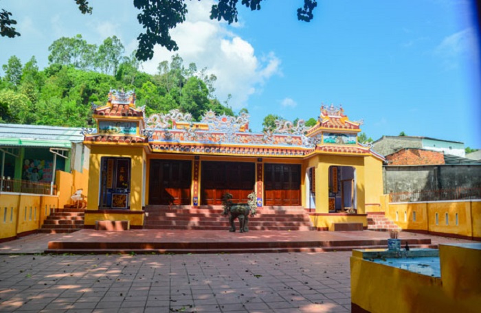 thamquandinhxuanduongtrenlangdisandanang2