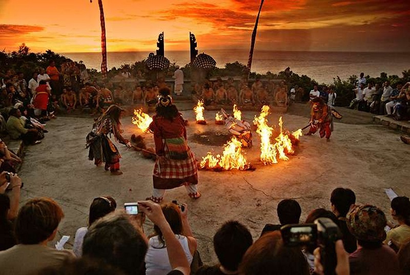 thamquanngoidenuluwatutrendaobali4