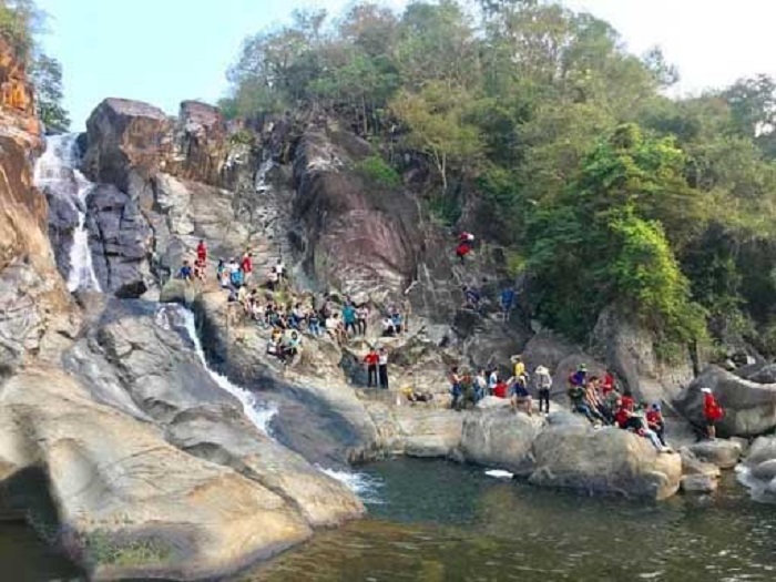 thamquansuoithachkhesongcaupuyen-1