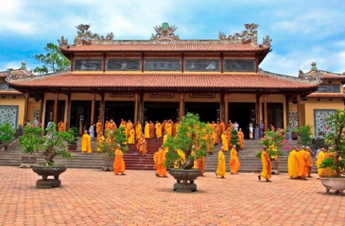 thamuqn10ngoichuaxuhue2 Chùa Từ Đàm