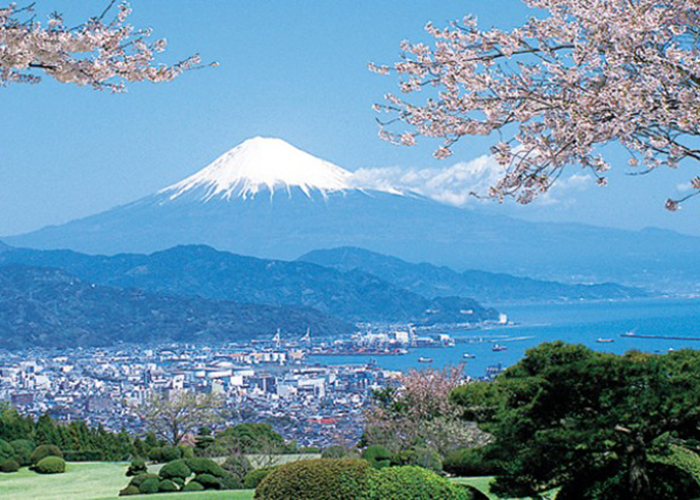 thi-tran-hakone thi-tran-Hakone