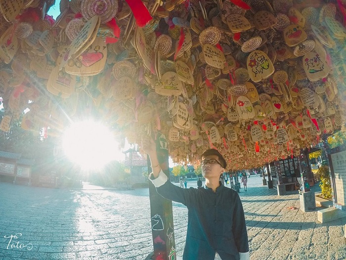 thien-duong-ha-gioi-le-giang-co-tran-gvt4 Chuông gió ở Lệ Giang