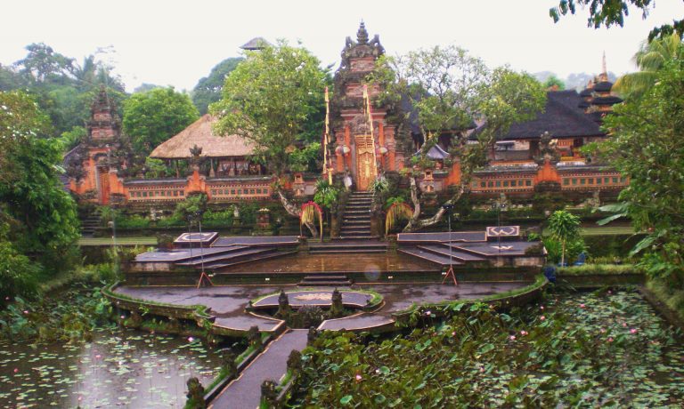 trainghiemdulichbiendaonali-indonesia2