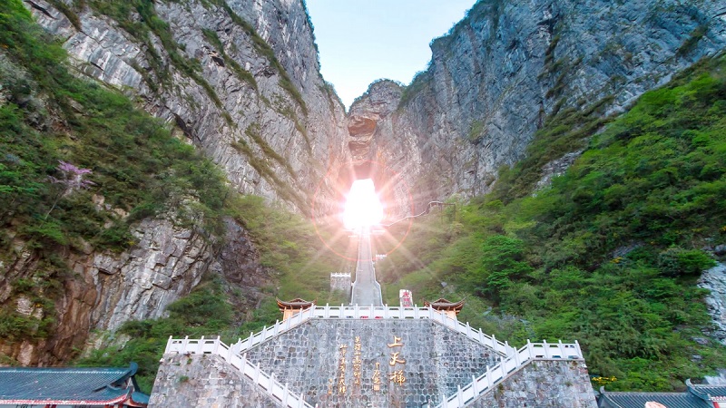 Tour Trương Gia Giới - Thiên Môn Sơn - Phượng Hoàng Cổ Trấn 6 Ngày 5 Đêm Bằng Đường Bộ