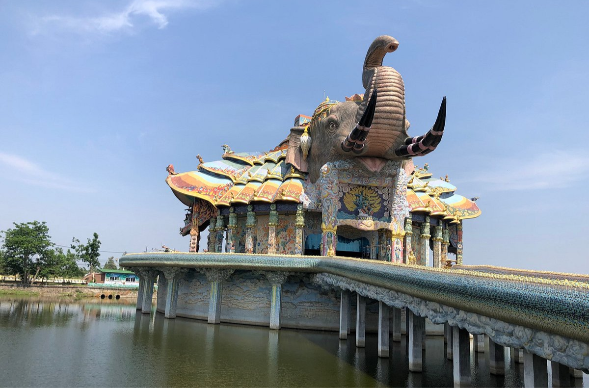 Chùa Wat Ban Rai (Ngôi Đền Con Voi)