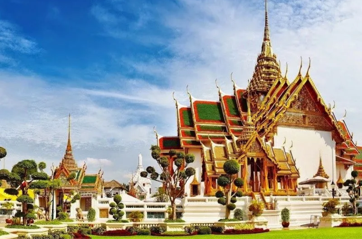 Cung Điện Hoàng Gia (Grand Palace) & Chùa Phật Ngọc (Wat Phra Kaew)