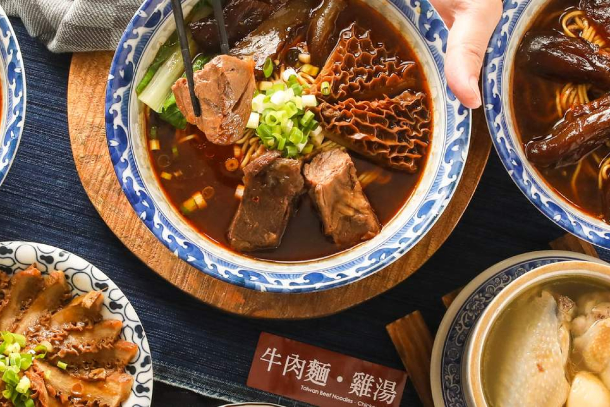 Beef Noodle Soup – Mì bò Đài Loan