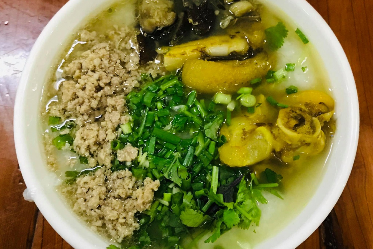 Cháo ấu tẩu là một trong những món đặc sản Hà Giang đặc biệt nhất, vừa thơm ngon vừa mang tính dược liệu