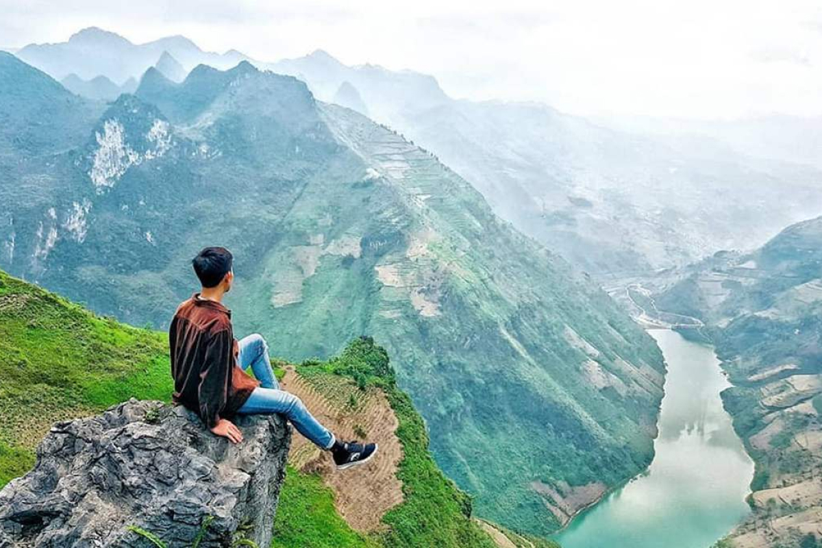 Đèo Mã Pí Lèng một trong những địa điểm du lịch Hà Giang đẹp nhất mà ai đến cũng phải dừng lại chiêm ngưỡng