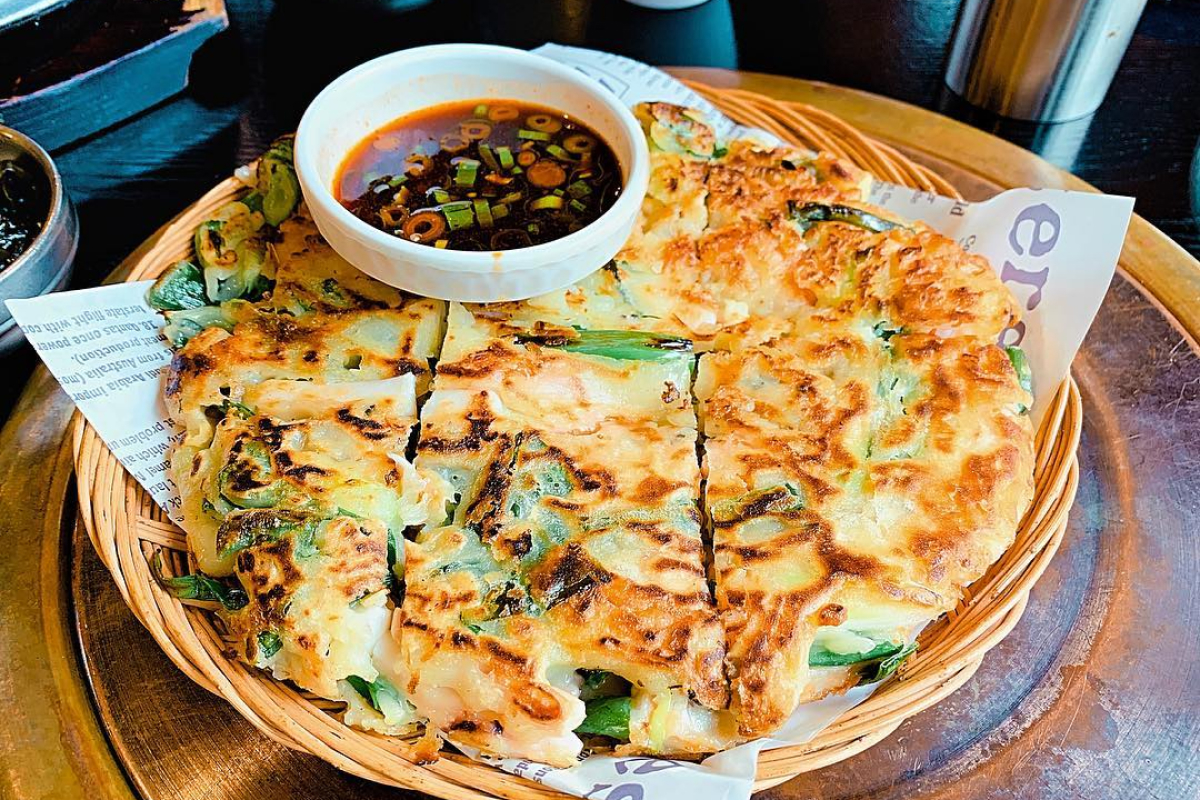 Haemul Pajeon – bánh xèo hải sản Hàn Quốc món ăn được du khách yêu thích