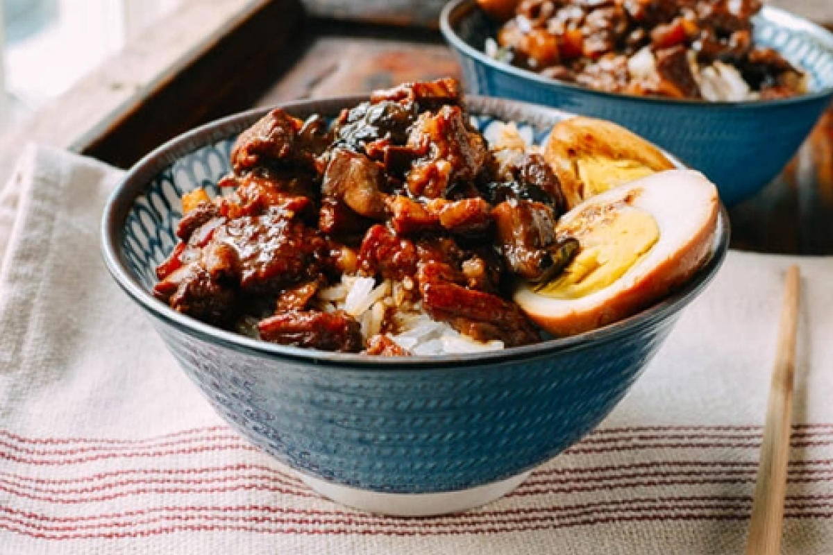 Lu Rou Fan – Cơm thịt kho Đài Loan