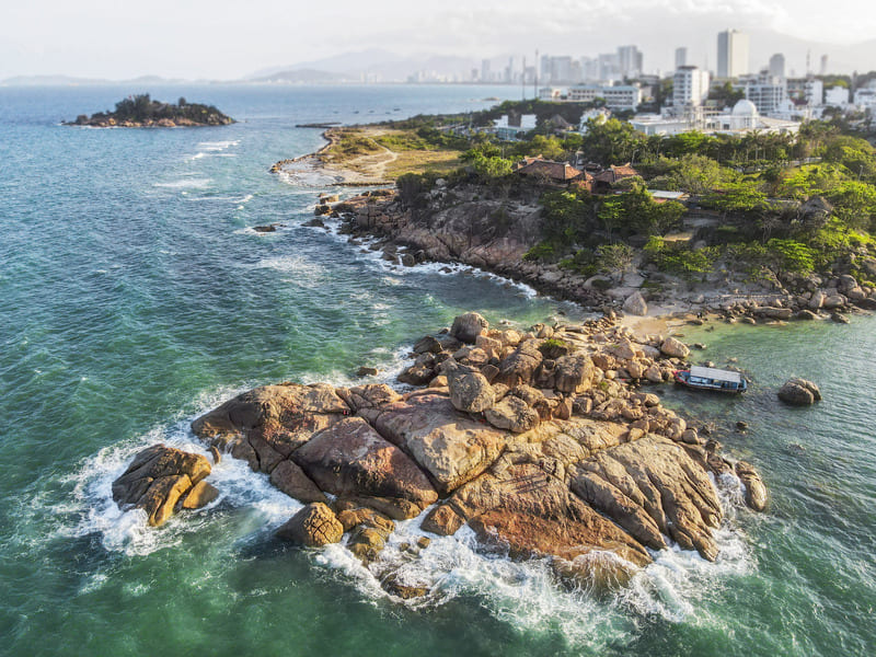 Bãi đá tại Hòn Chồng