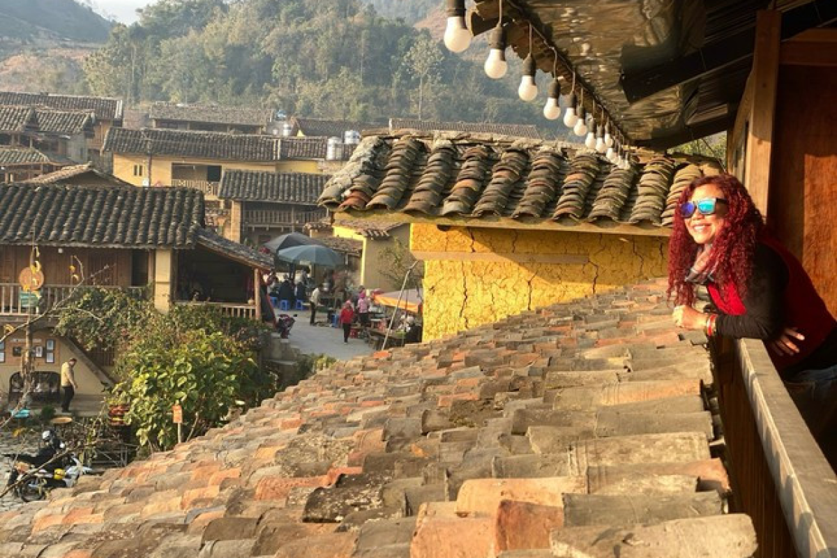 Nhà trình tường & mái ngói âm dương