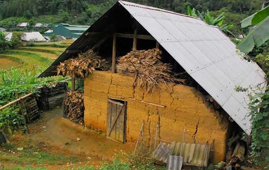 Căn nhà kho tại Bản Phố