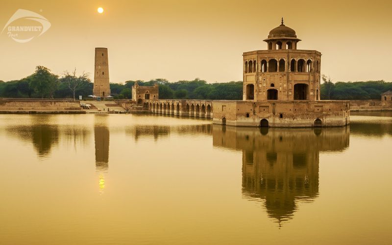 di sản cổ đại Đền Hiran Minar